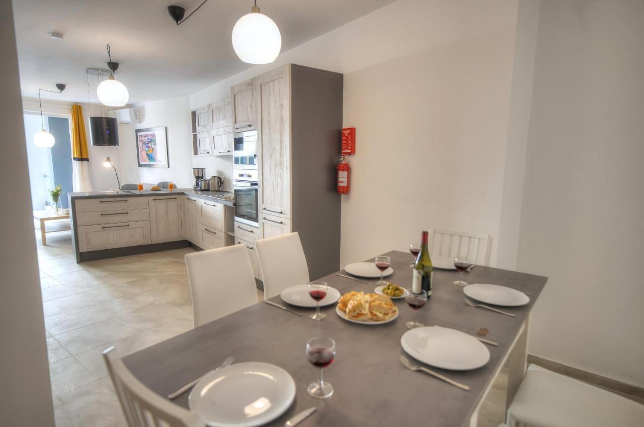 Bright And Beautifully Furnished Close To Seafront Bfra1-2