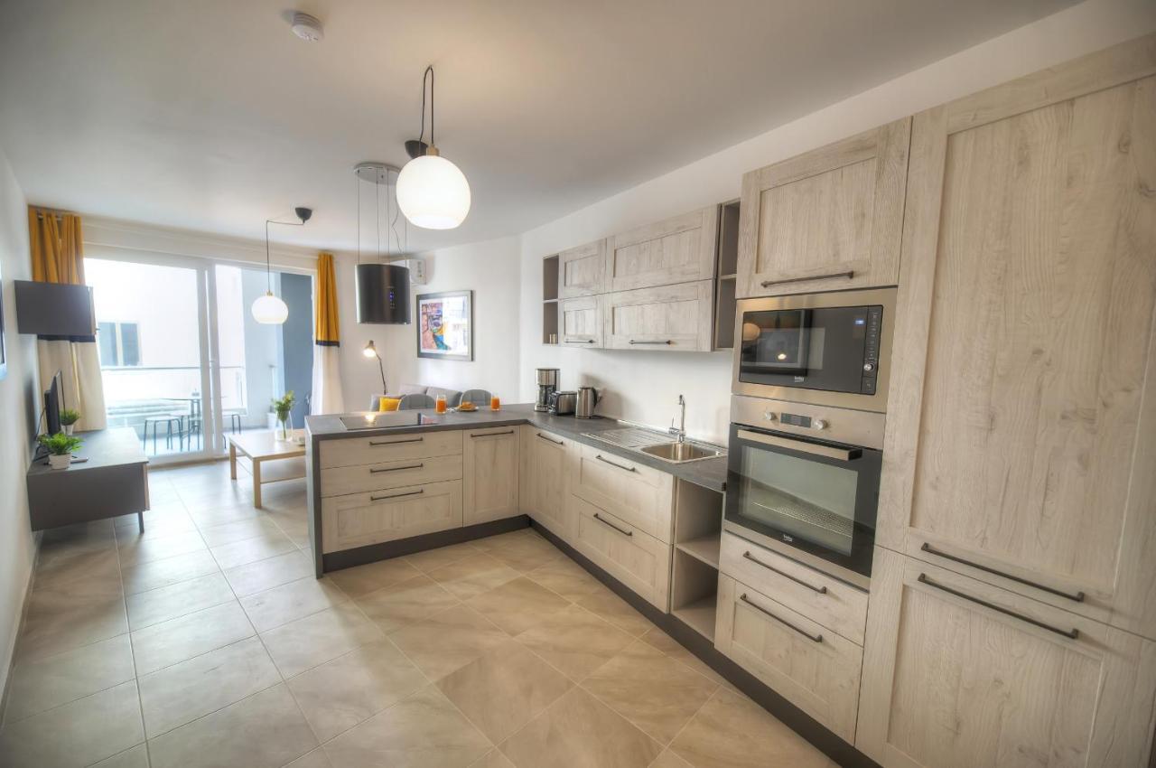 Apartment Bright And Beautifully Furnished Close To Seafront Bfra1-2 Gzira